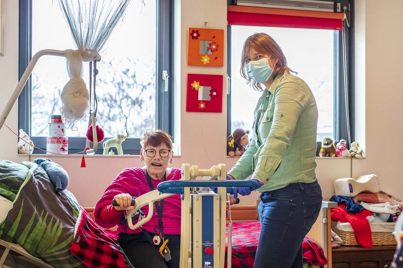 Portret van Nicole Spee-van Kuijk met cliënt
